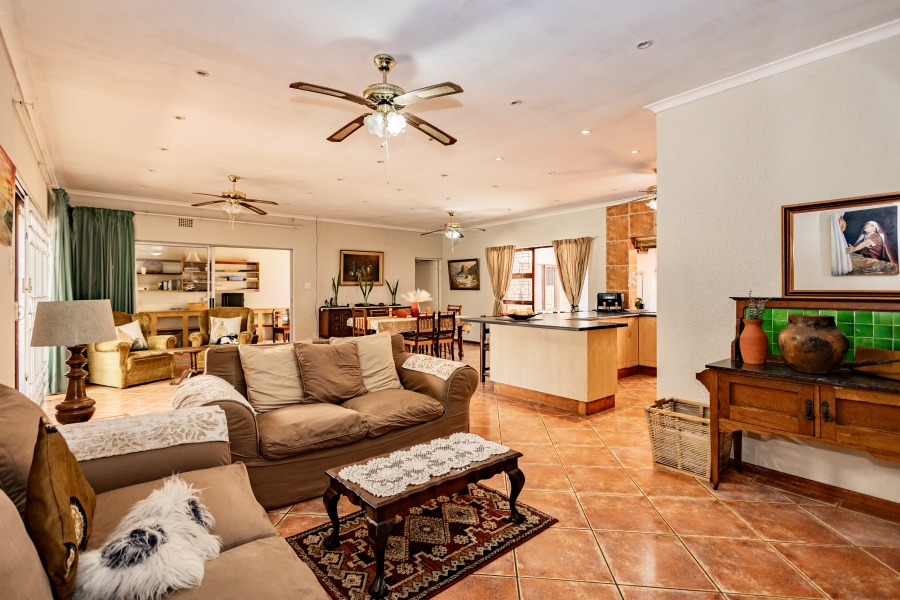 6 Bedroom Property for Sale in Schoongezicht Western Cape